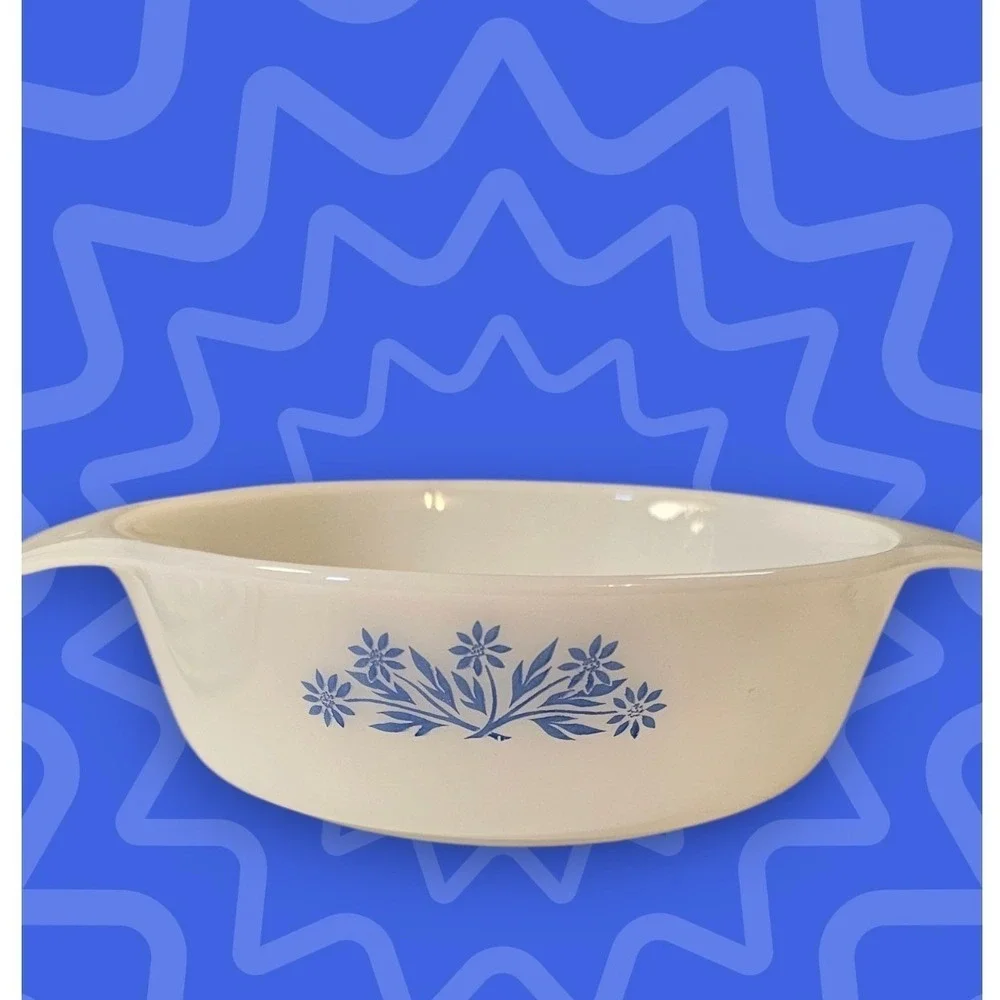 VTG Anchor Hocking Fire King #433 Blue Cornflower 1.5 qt Oval Casserole With Lid